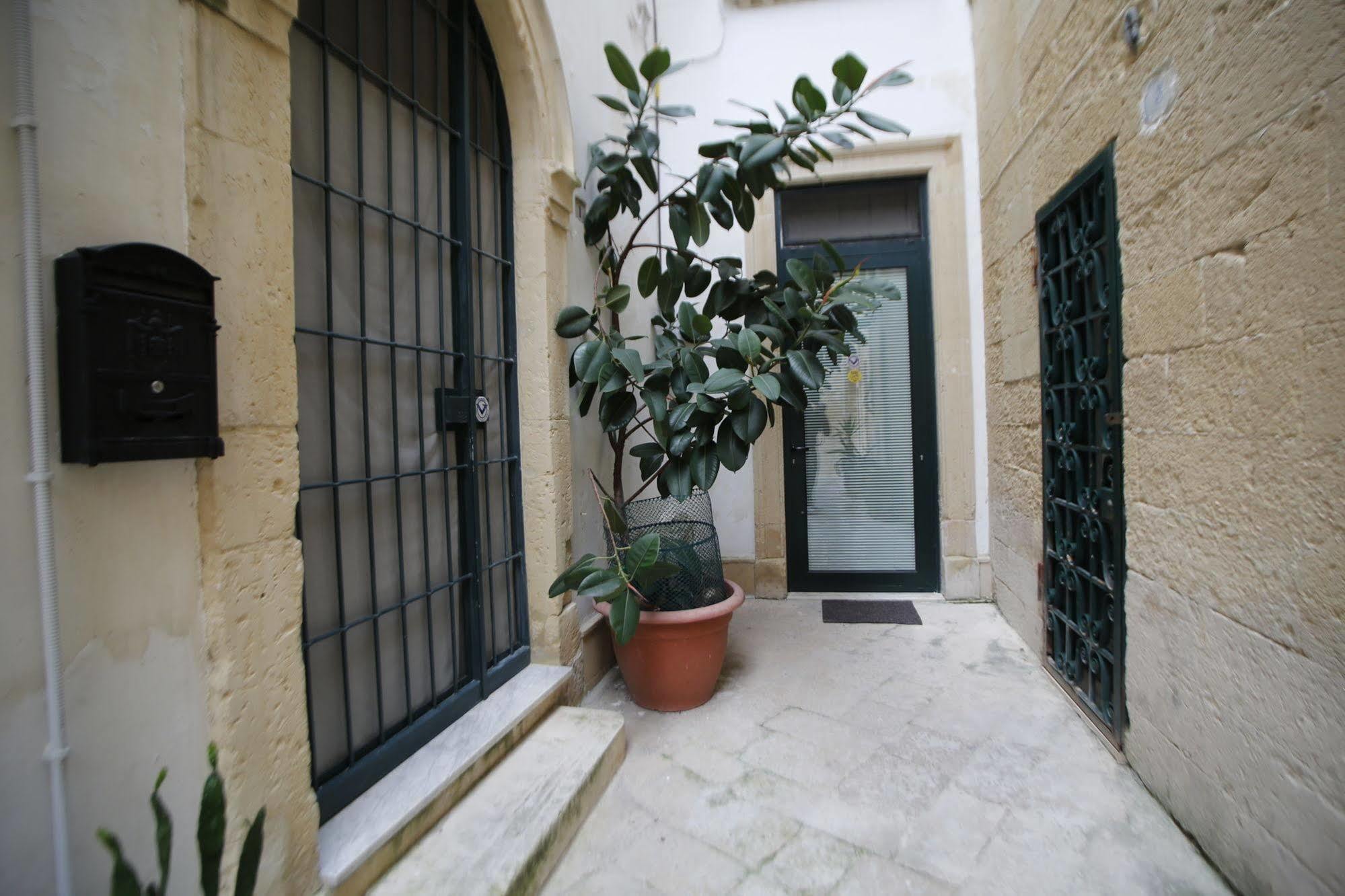 Tito Schipa B&B Лечче Экстерьер фото